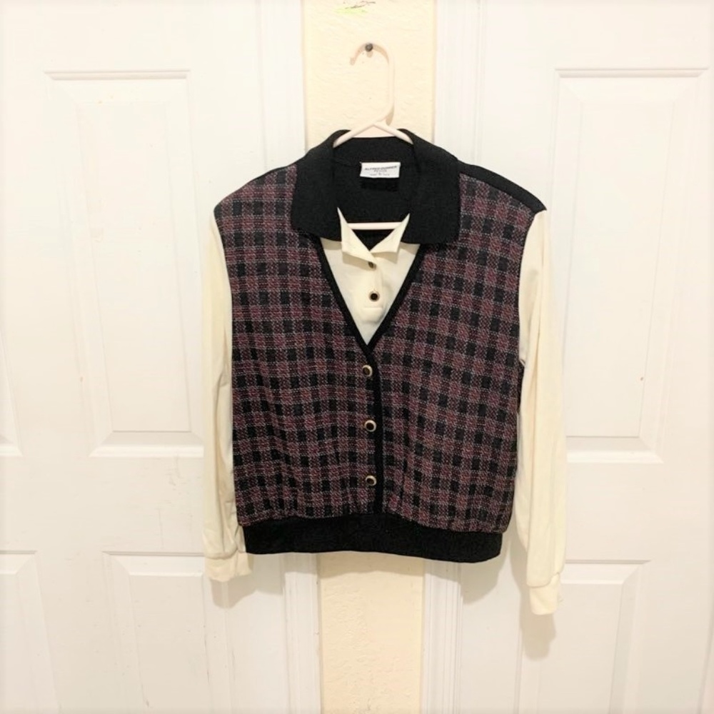 Alfred Dunner Sweater Vest Long Sleeves Shirt.